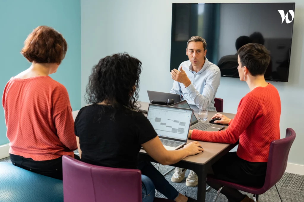 Le pôle relation clients en réunion