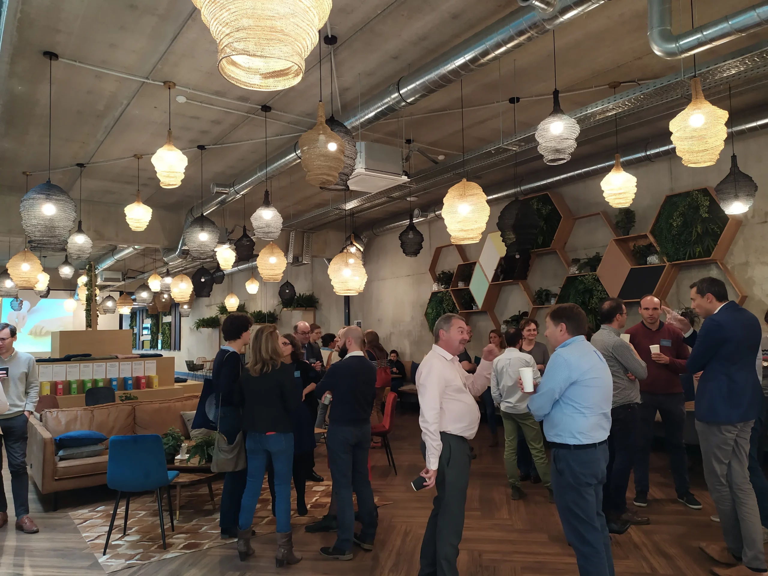 Les utilisateurs de Naoned autour d'un apéritif convivial en fin de séminaire