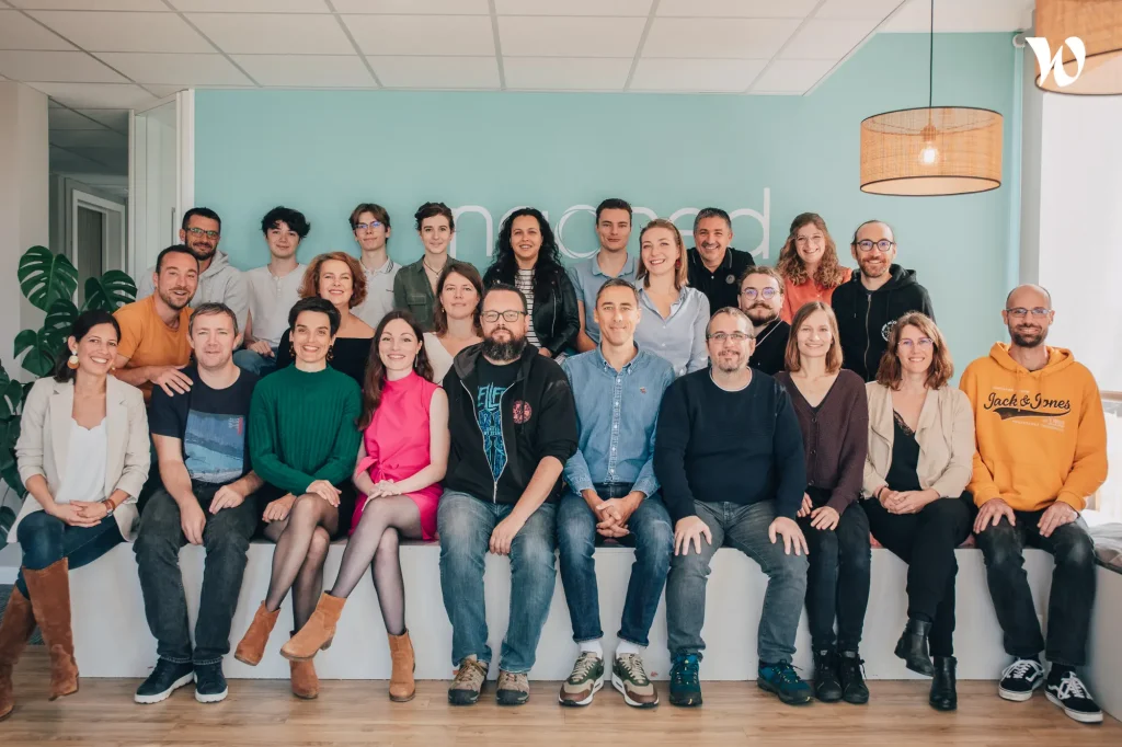 Photo d'équipe de tous les collaborateurs de Naoned en octobre 2024