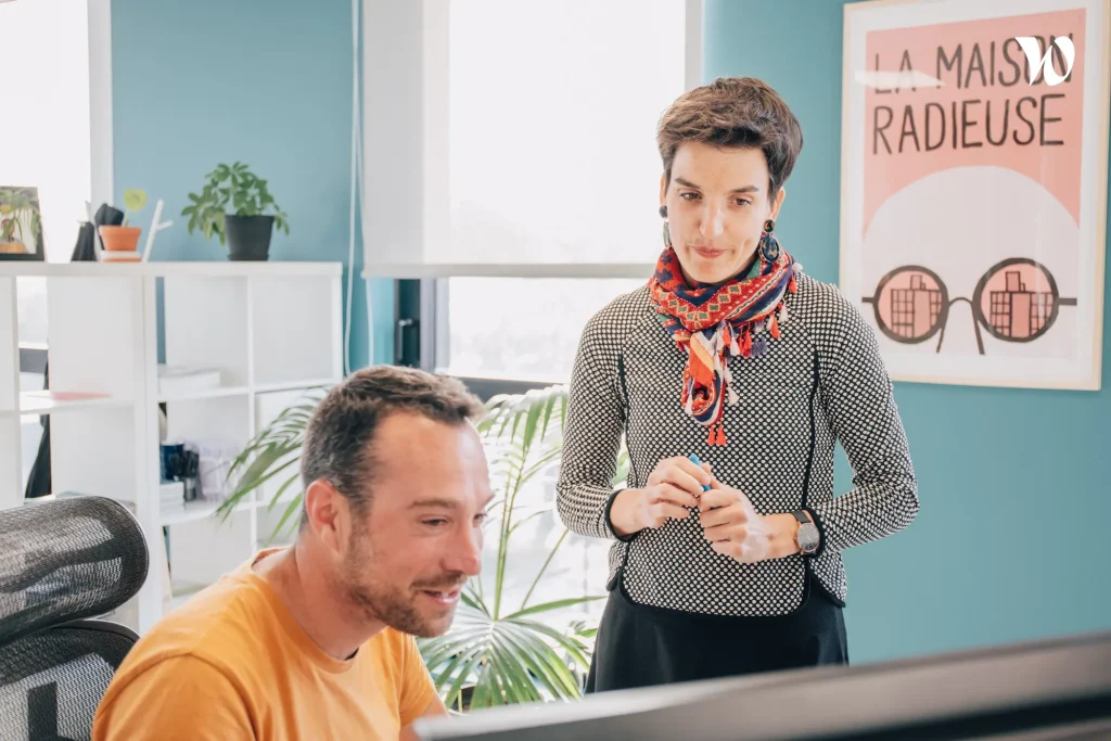 Amélie et Nicolas, chargés d'affaires