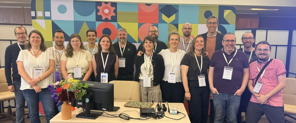 Photo des 16 naonédiens présents aux Journées Mnesys 2026